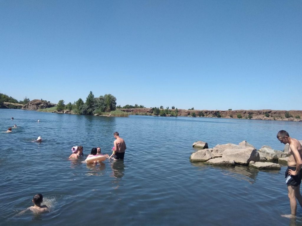 Профсоюз РС ДНР организовывает отдых на побережье Азовского моря (фото)