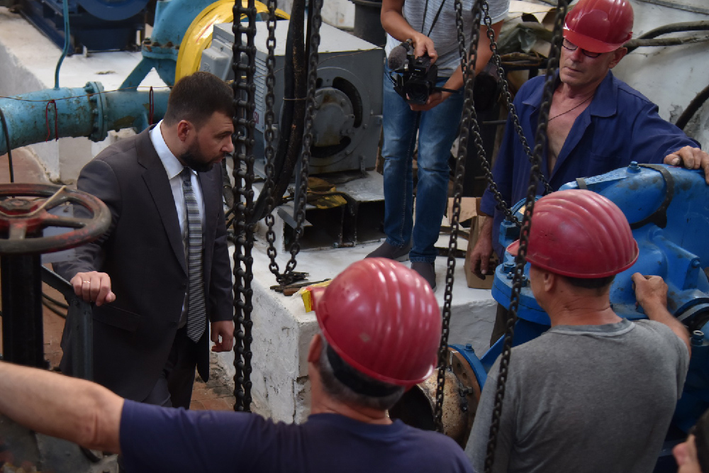 Денис Пушилин поручил устранить проблему водоснабжения в Снежном и близлежащих поселках (фото)