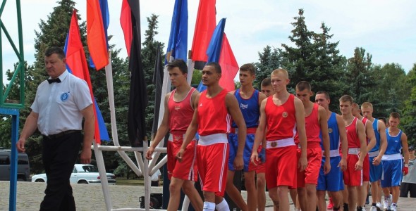 В Горловке прошли чемпионат и первенство Республики по боксу (фото)