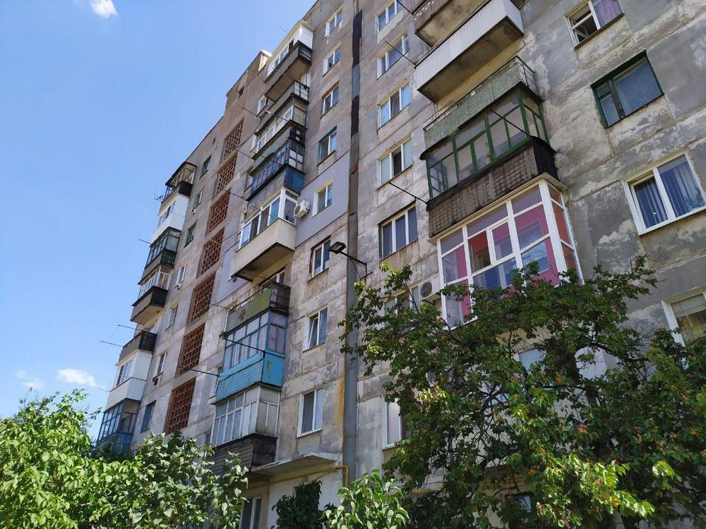 📹 В сжатые сроки в одном из многоквартирных домов Тореза был восстановлен пассажирский лифт