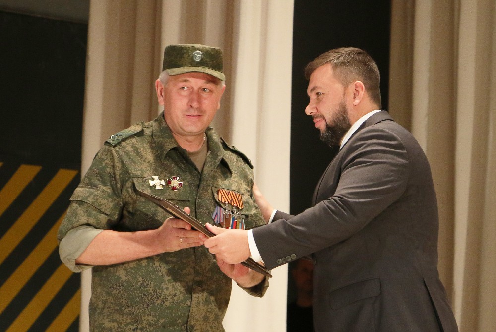 Денис Пушилин поздравил военнослужащих 100-го отдельного отряда УНМ с пятилетием создания