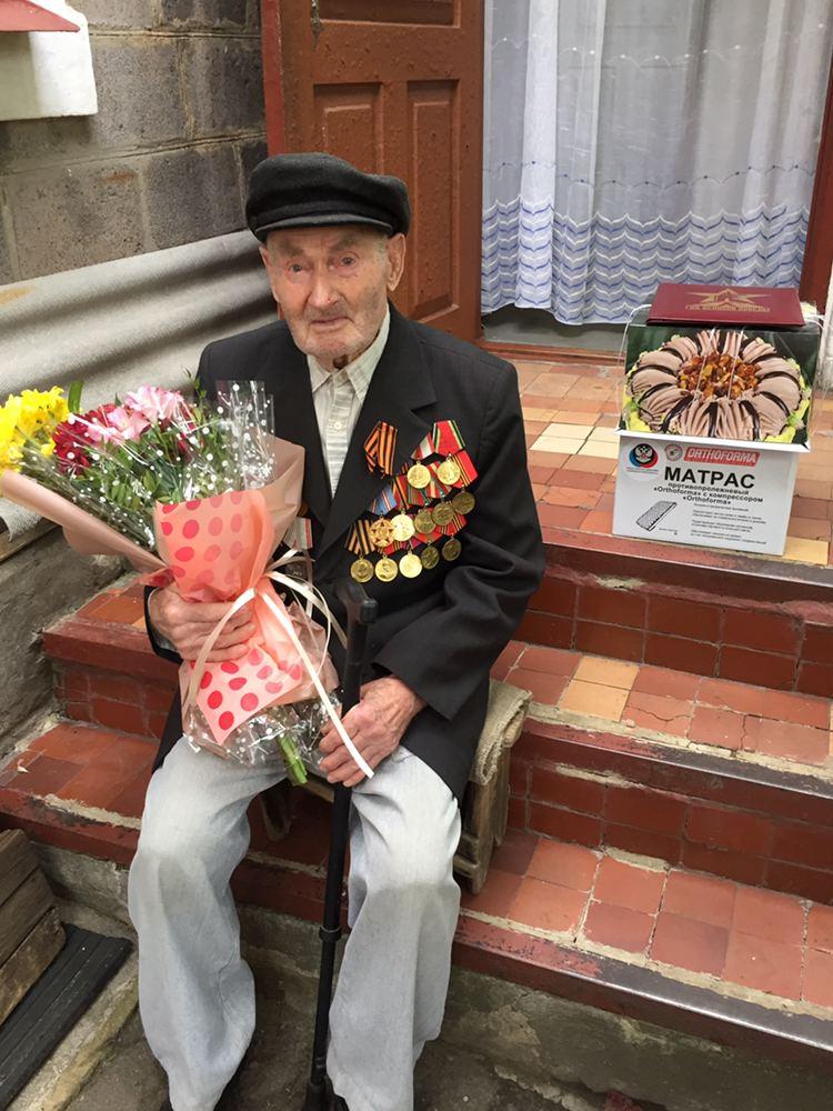 В Донецке и Енакиево чествовали ветеранов ВОВ