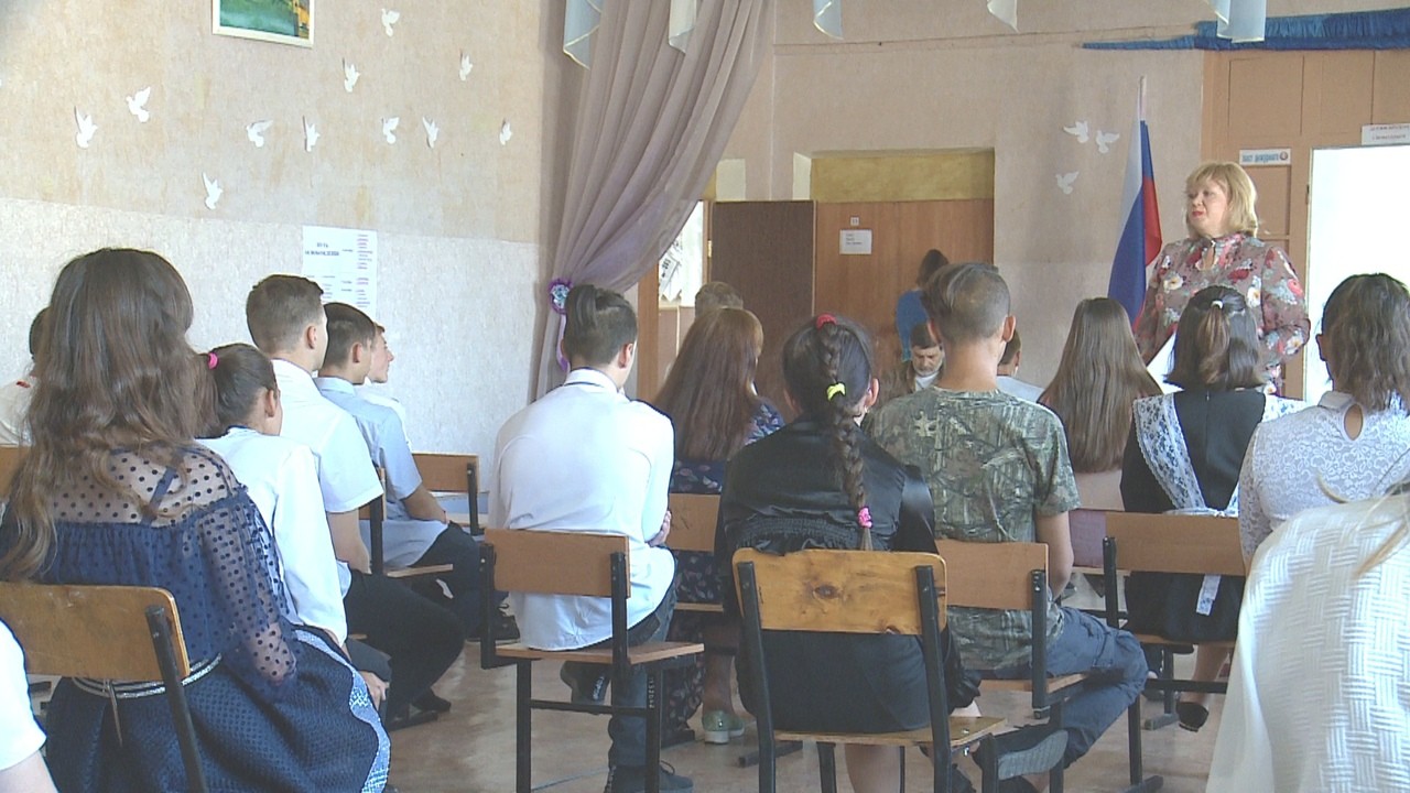 📹 Ольга Макеева провела «Урок памяти» в Донецкой школе № 67