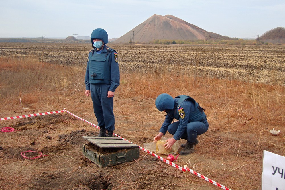 📸В Моспино состоялись учебные сборы саперов МЧС ДНР