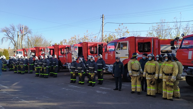 📹 📸 Денис Пушилин вручил спасателям МЧС ключи от новой техники