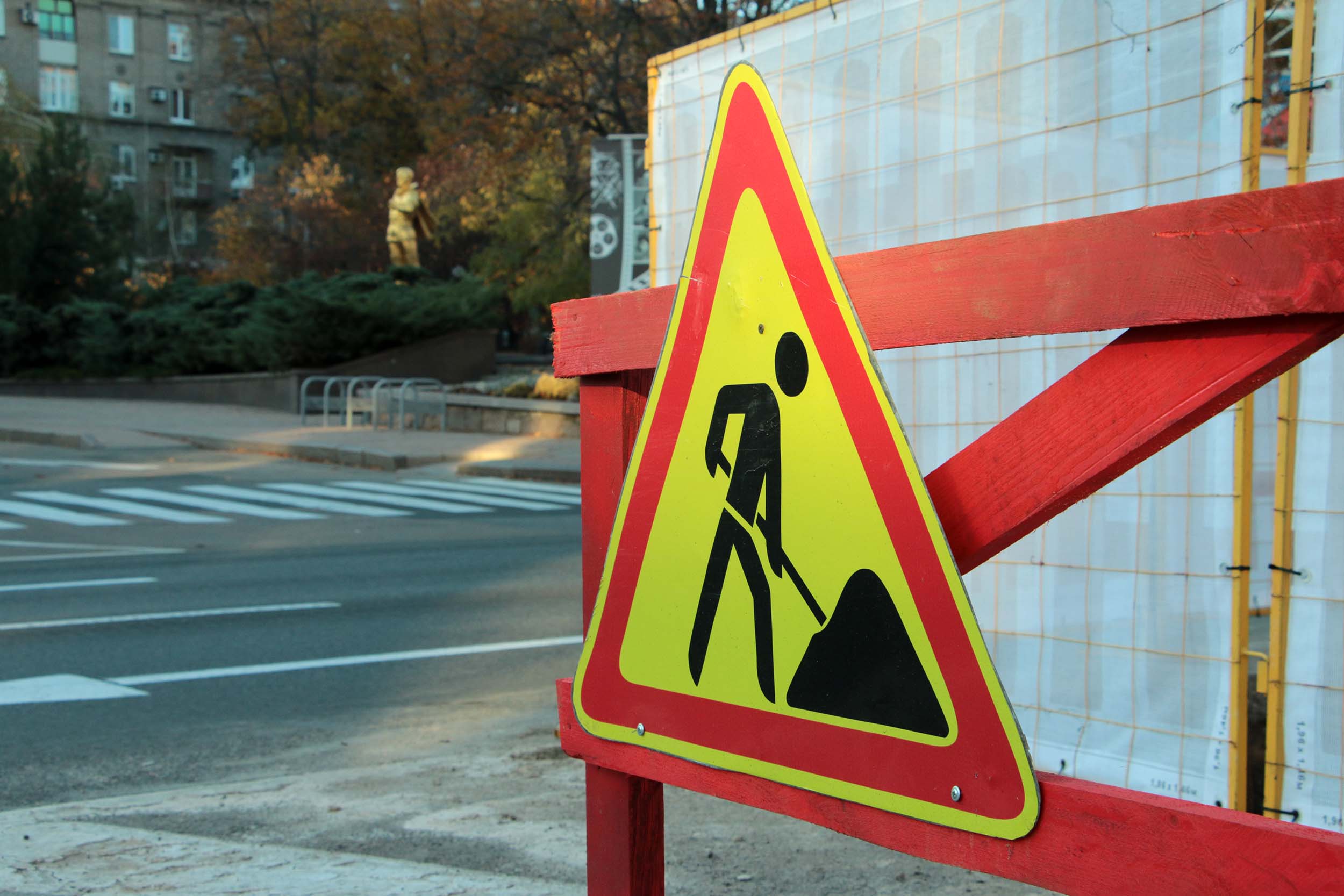 📸 В Донецке выполняются работы по замене аварийного участка водовода