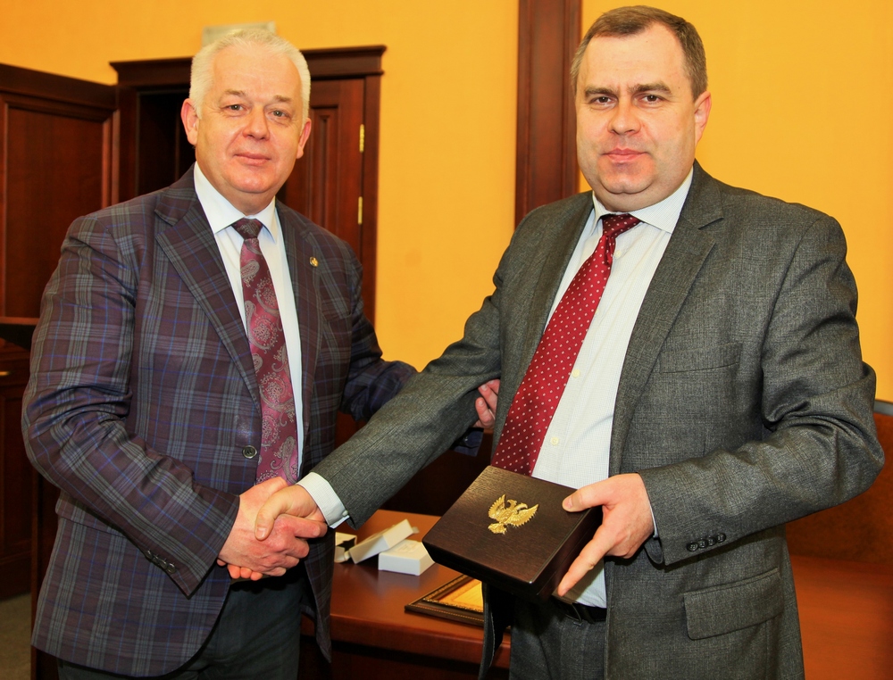 📸Сотрудникам ДонНМУ имени М. Горького вручены правительственные награды