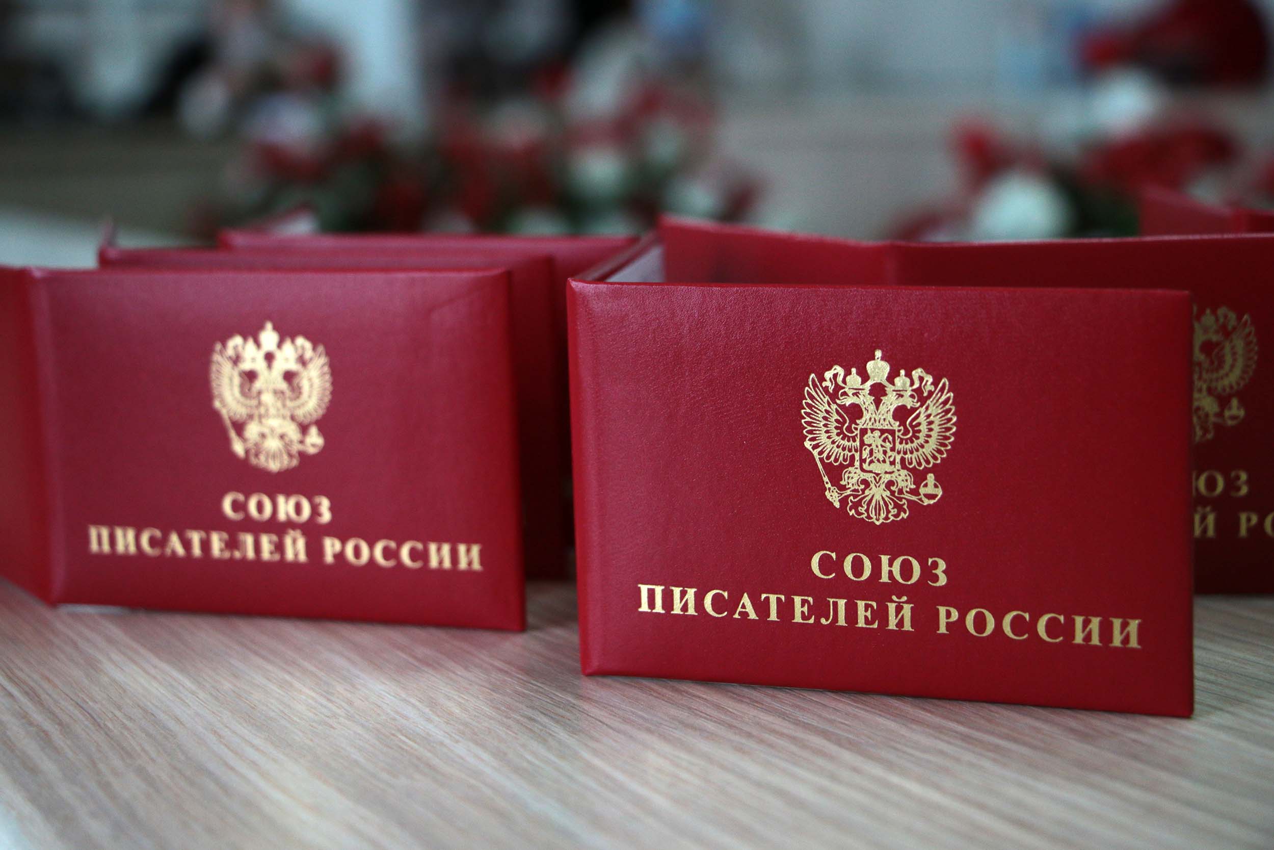 📸Восемь поэтов и прозаиков Республики пополнили ряды Союза писателей России