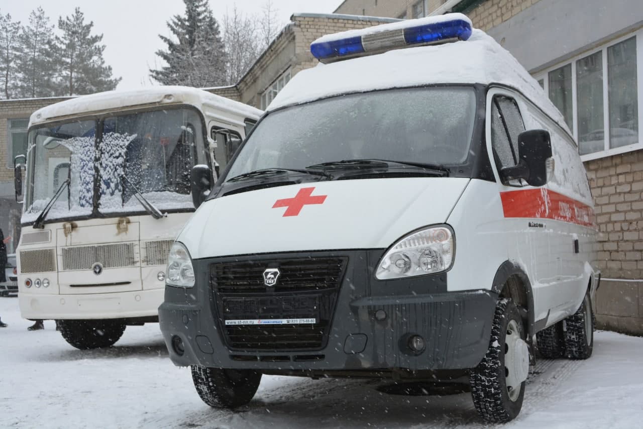 В Центральную городскую больницу Харцызска переданы два автомобиля специального медицинского назначения