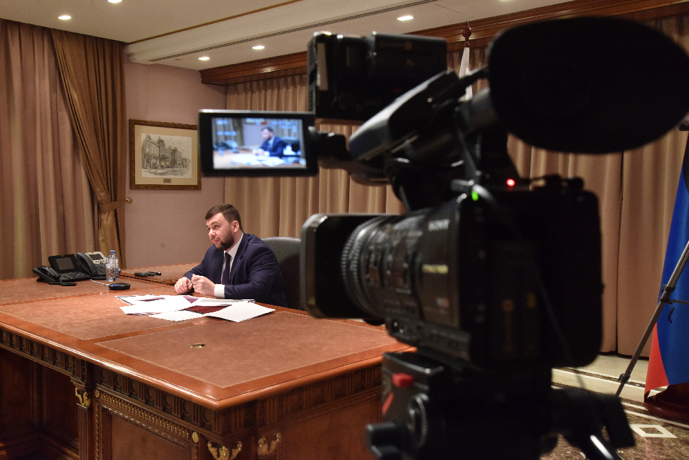 Денис Пушилин дал ряд поручений по обеспечению больниц Республики квалифицированными кадрами