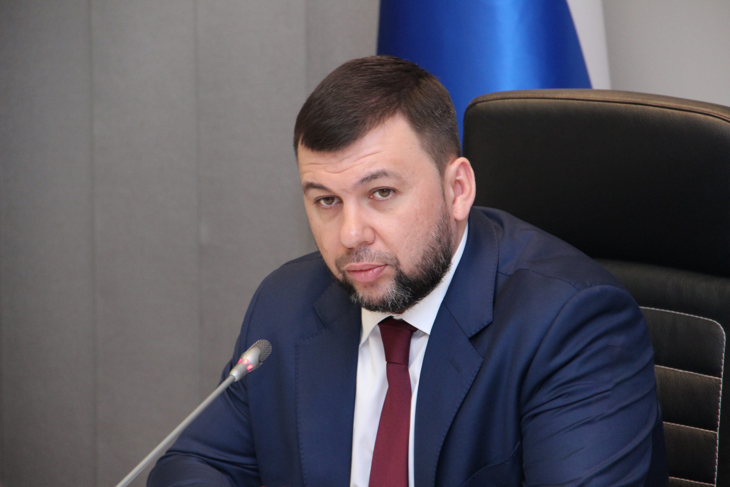 📹 📸 Денис Пушилин провел совещание по вопросам восстановления объектов ЖКХ в 2021 году