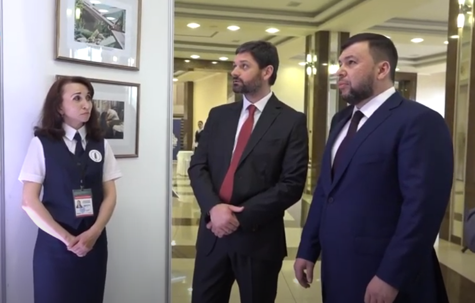 📹 В Донецке представили фотовыставку о преступлениях Украины против народа Донбасса