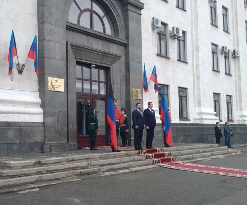 📹 Делегация ДНР прибыла в Луганск для празднования Дня Республики