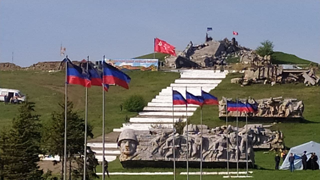 📹 📸 «Эта земля — место нашей духовной силы и воинской славы»: Денис Пушилин принял участие в митинге на легендарном кургане Саур-Могила