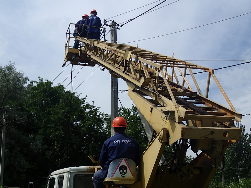 Энергетики оперативно восстановили энергоснабжение жителей поселка шахты «Трудовская»  
