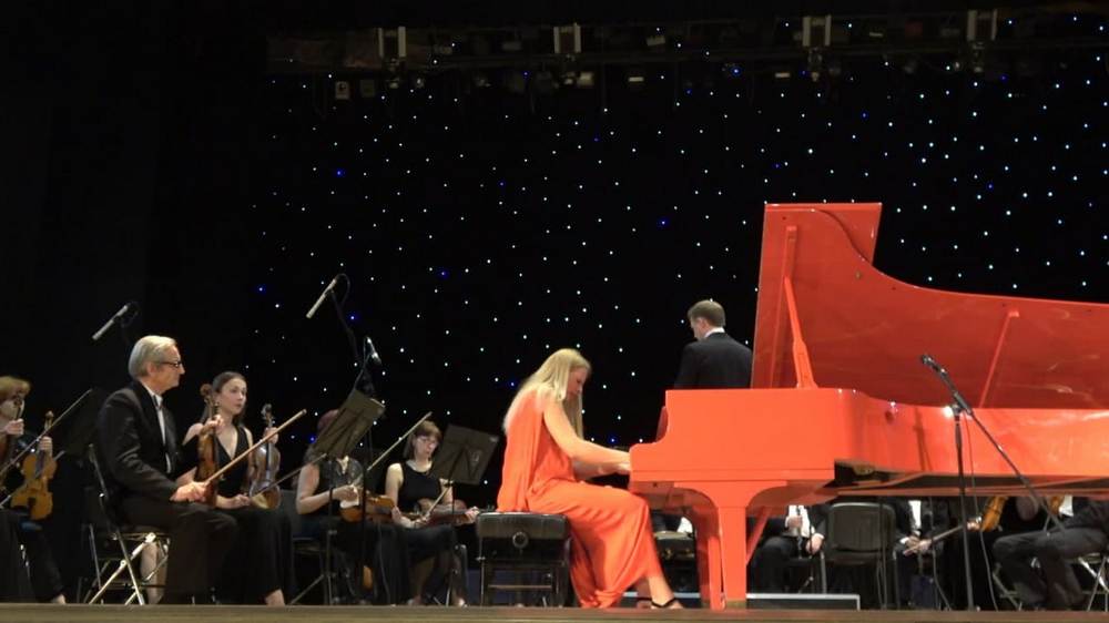 📹Валентина Лисица выступила с концертом в Горловке