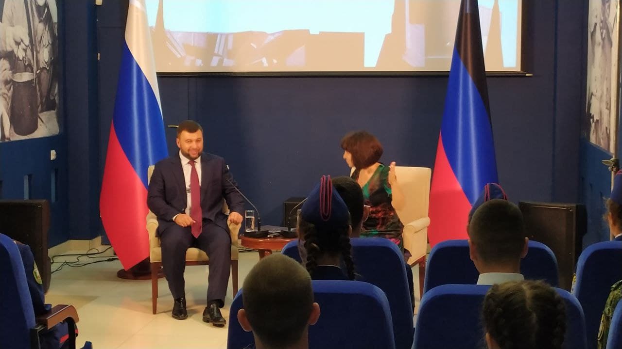 📹📸 Денис Пушилин встретился с кадетами, обучающимися в России