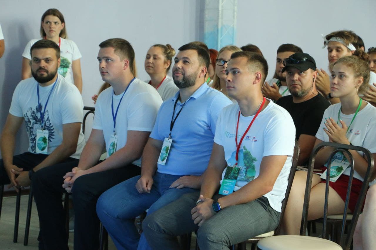 📹📸 Денис Пушилин принял участие в работе форума молодежи Донбасса
