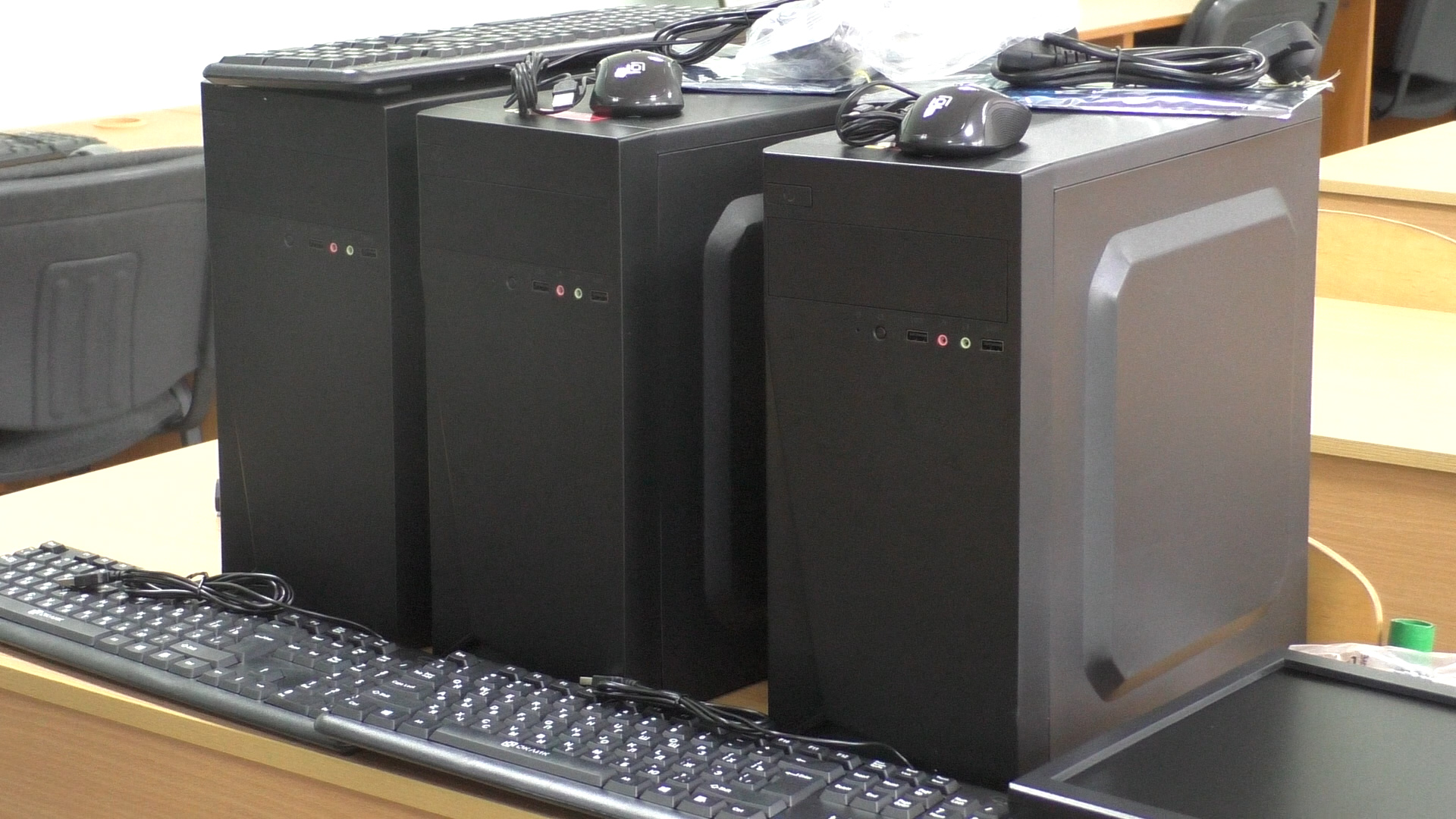 📹 Одаренным детям Республики переданы новые компьютеры