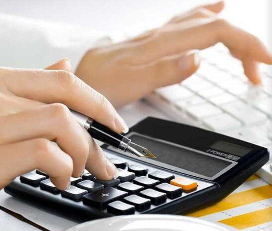 В Минтруда рассказали, когда работодатель вправе производить удержания из зарплаты сотрудника