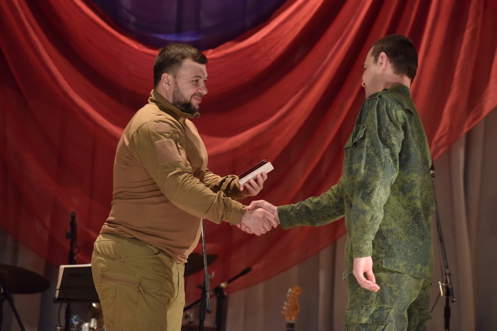 📸 📹 Глава ДНР поздравил Народную милицию с седьмой годовщиной