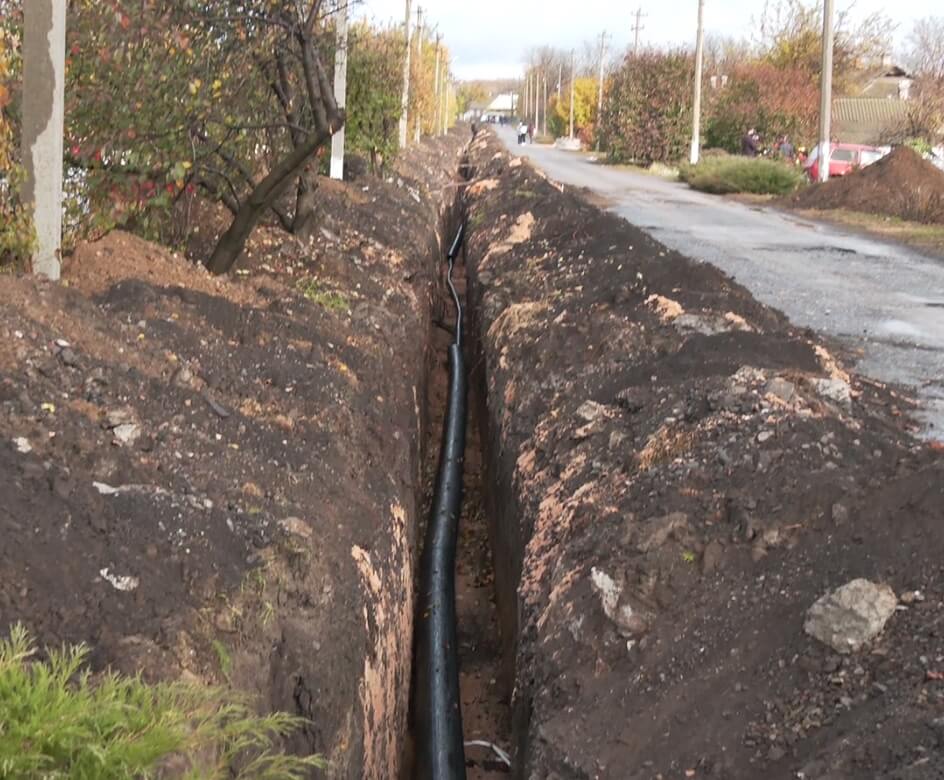 В Луганском ведется строительство водопровода