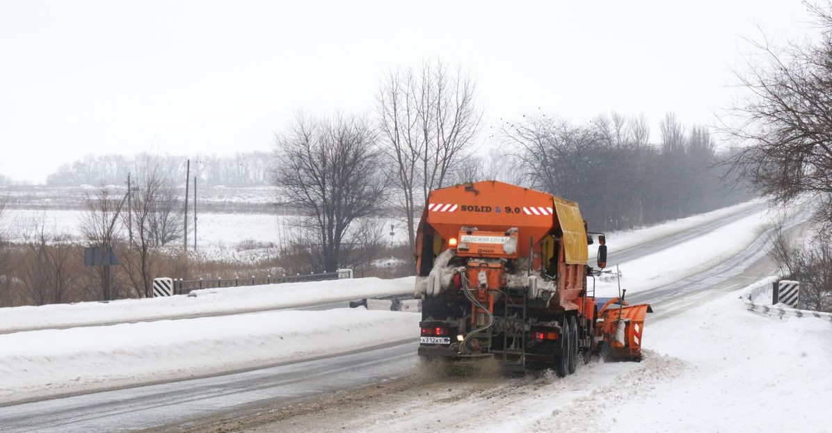 Работники «Автодора» обработали противогололедными средствами порядка 1,7 млн кв. метров дорог