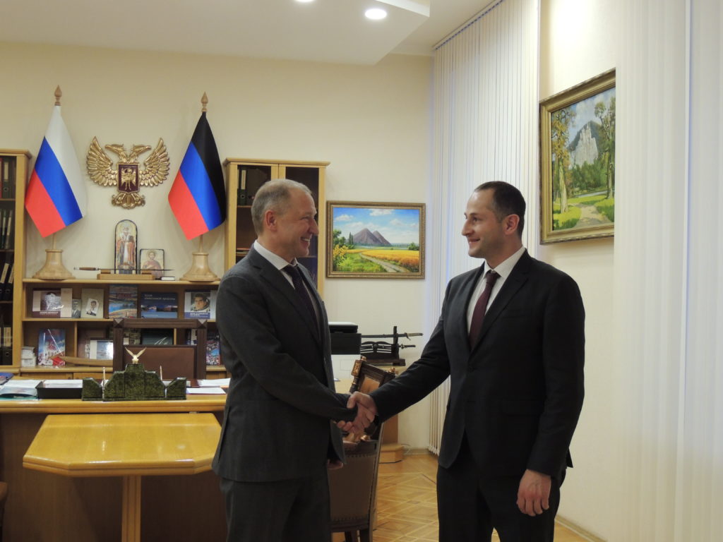 Главы правительств ДНР и Южной Осетии обсудили ряд вопросов