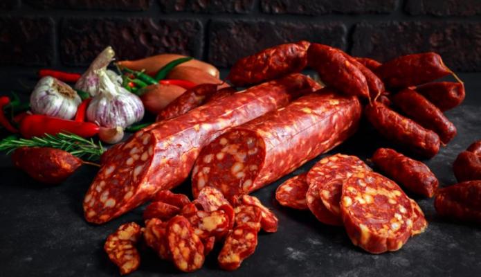 Республика начала экспортировать колбасные изделия в Россию 