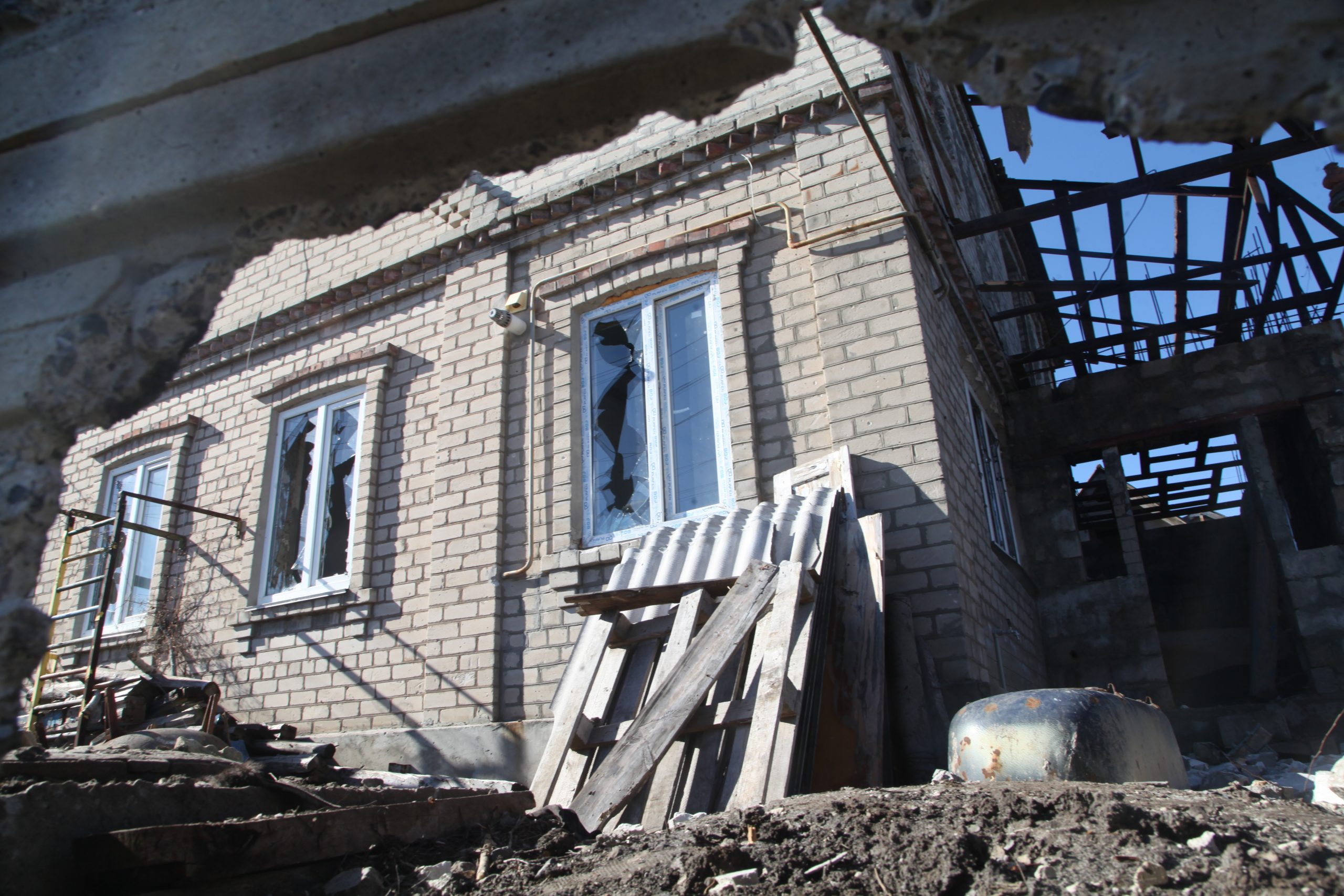 📸 Жилой дом в Донецке, где нейтрализованы украинские диверсанты