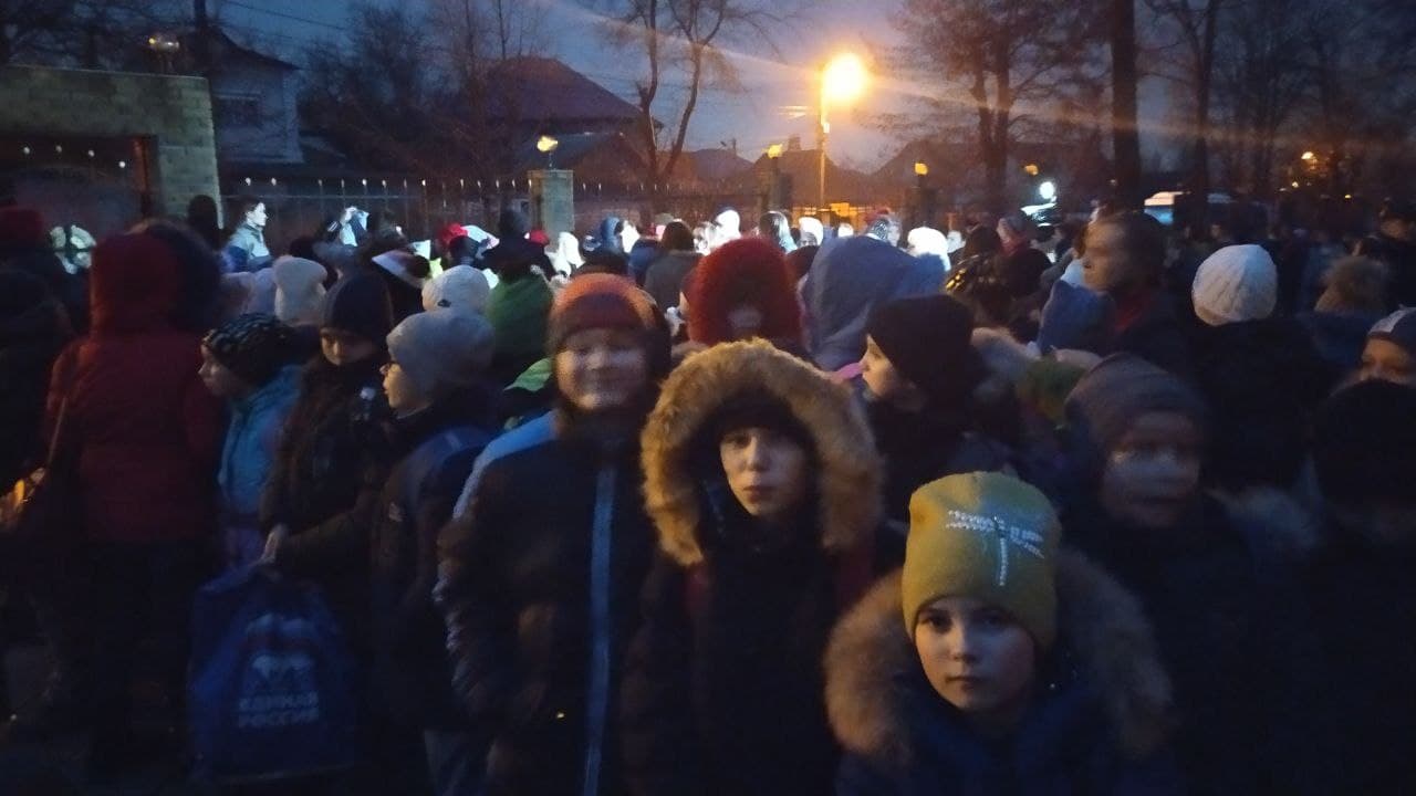 📹 Началась эвакуация детей из донецкой школы интернат №1