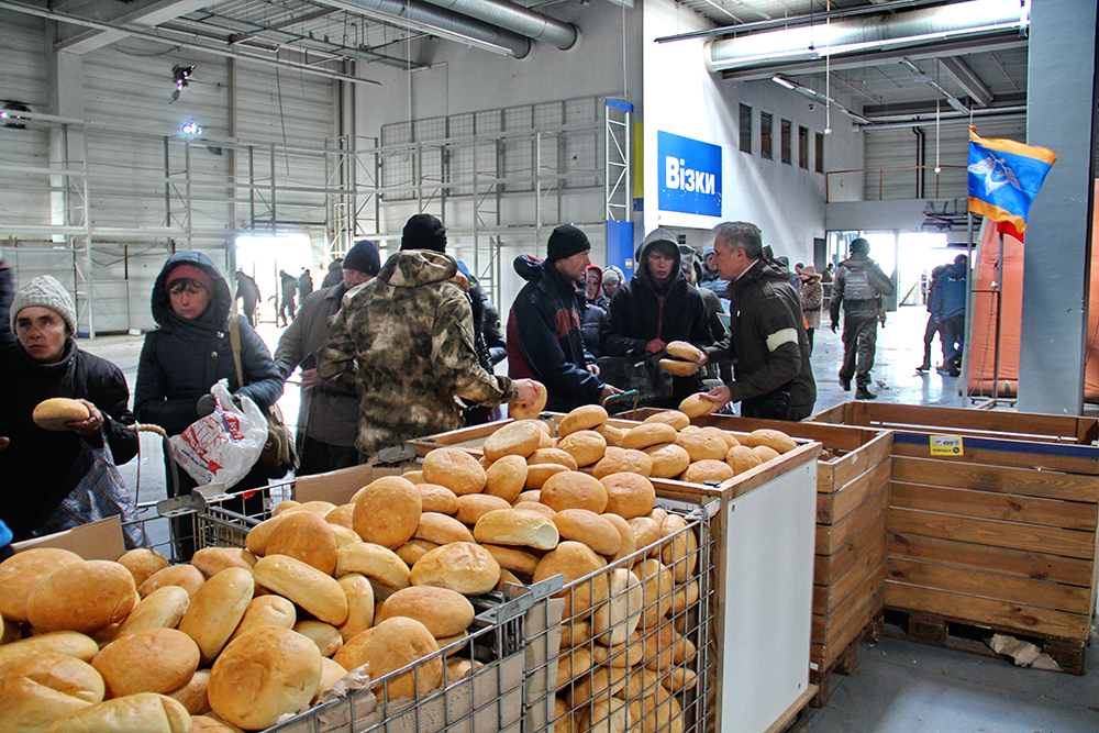 📸📹 МЧС ДНР оказывает помощь жителям Мариуполя