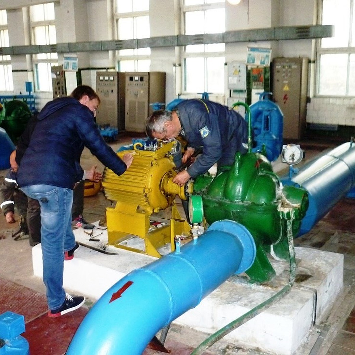 Повреждена насосная станция в Ясиноватой