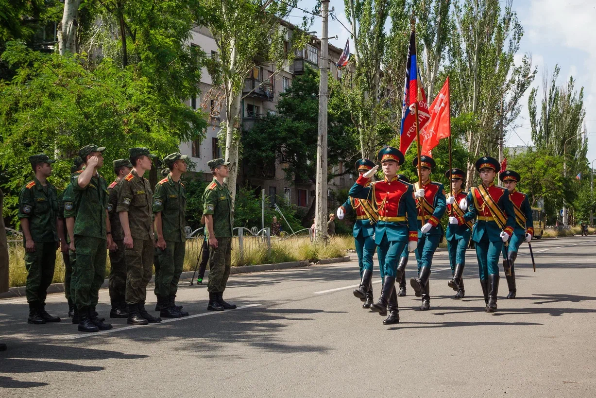 Др новости. Парад для ветеранов в Мариуполе. Освобождение Мариуполя. Парад в Мариуполе июнь. Освобожденные территории ДНР.