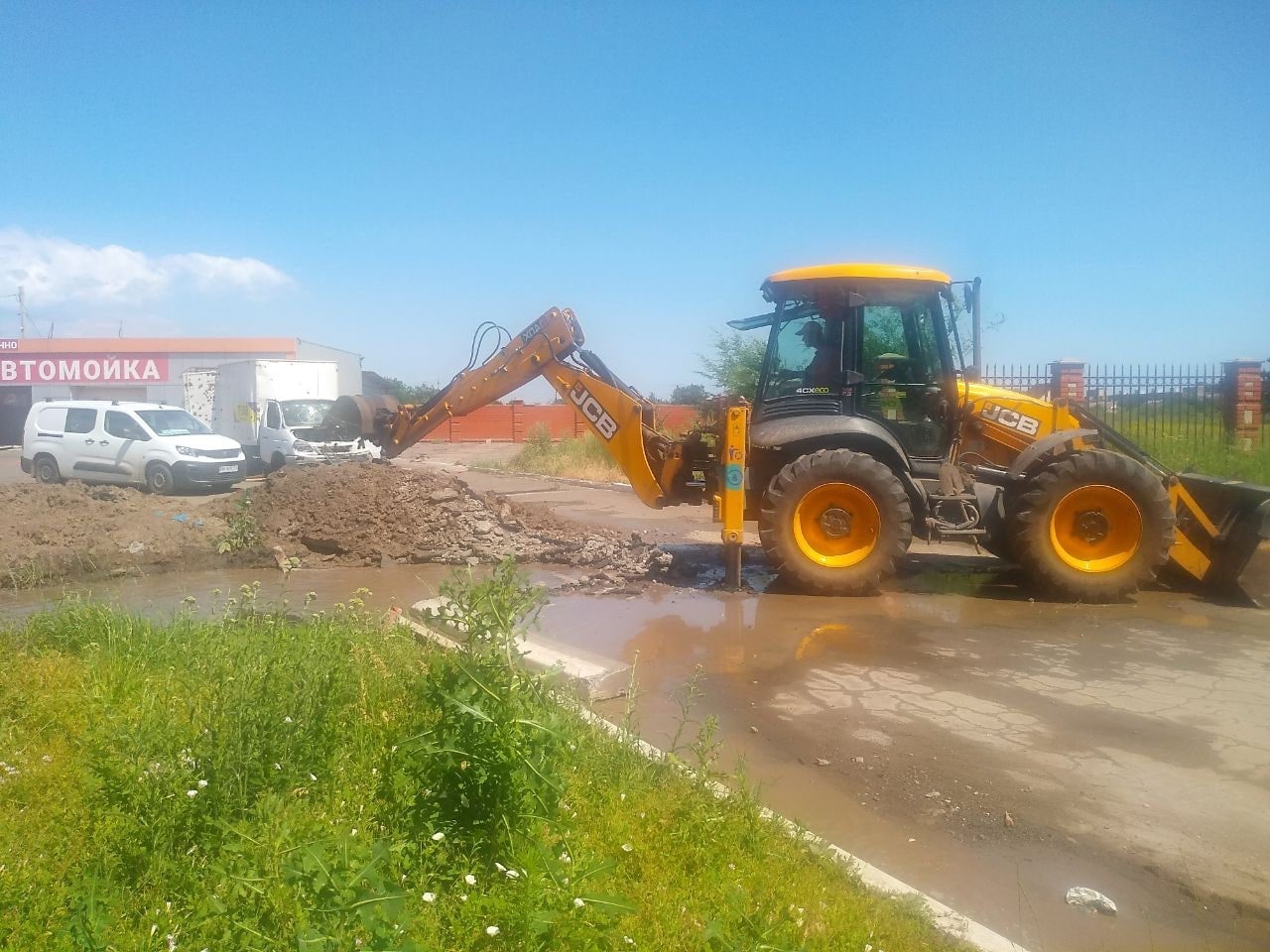 В Мариуполе ведутся работы по восстановлению инженерных сетей