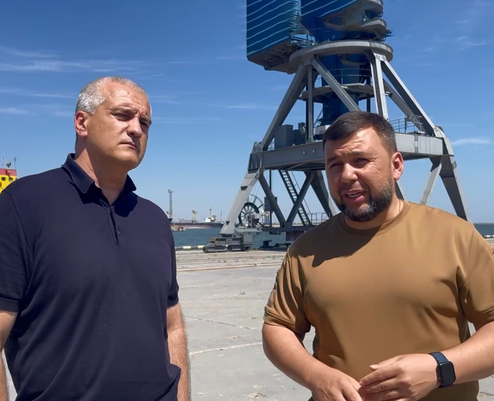 📹 Денис Пушилин и Сергей Аксенов обсудили вопросы экономического сотрудничества