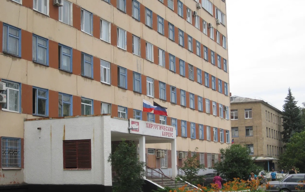 Горловские врачи ежедневно спасают раненых