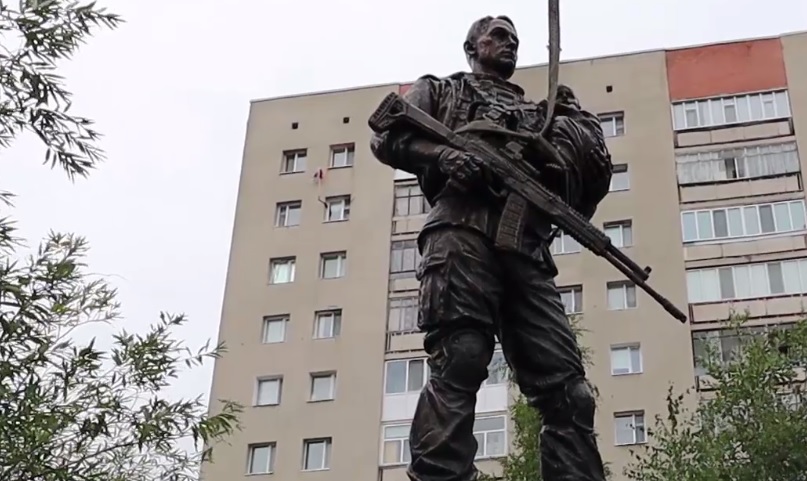 📹 В России появился памятник защитникам Донбасса
