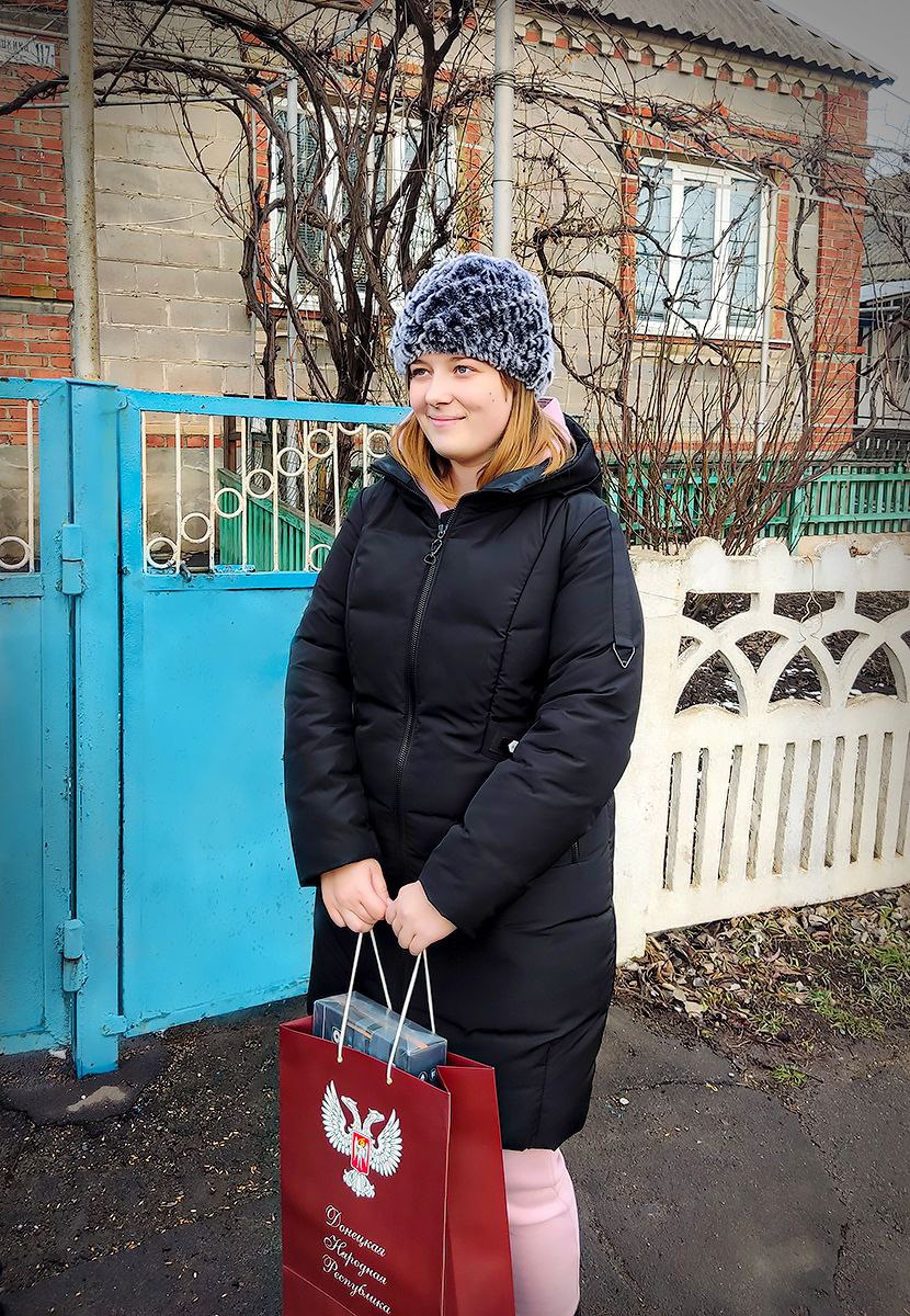 📸 И.о. министра информации ДНР исполнил желание школьницы из Володарского