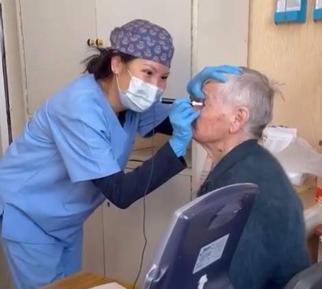 Якутские врачи оказывают помощь жителям Республики