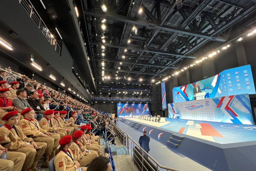 Денис Пушилин принял участие в форуме Единой России