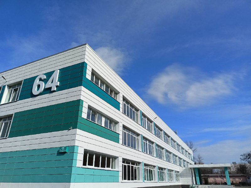 📹 В Мариуполе после восстановления открыли школу №64