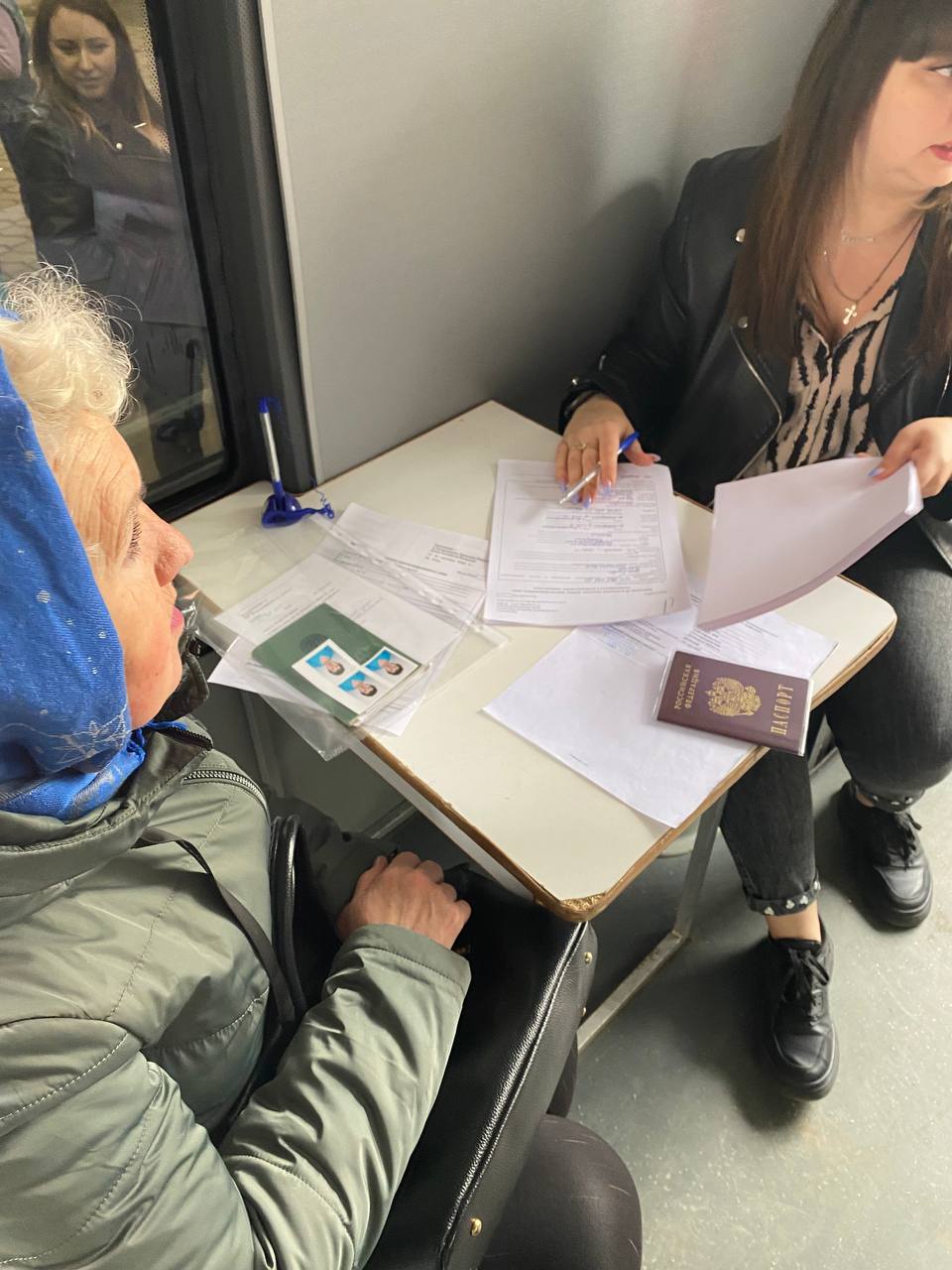 Мобильные офисы МФЦ начали обслуживать жителей отдаленных городов и районов