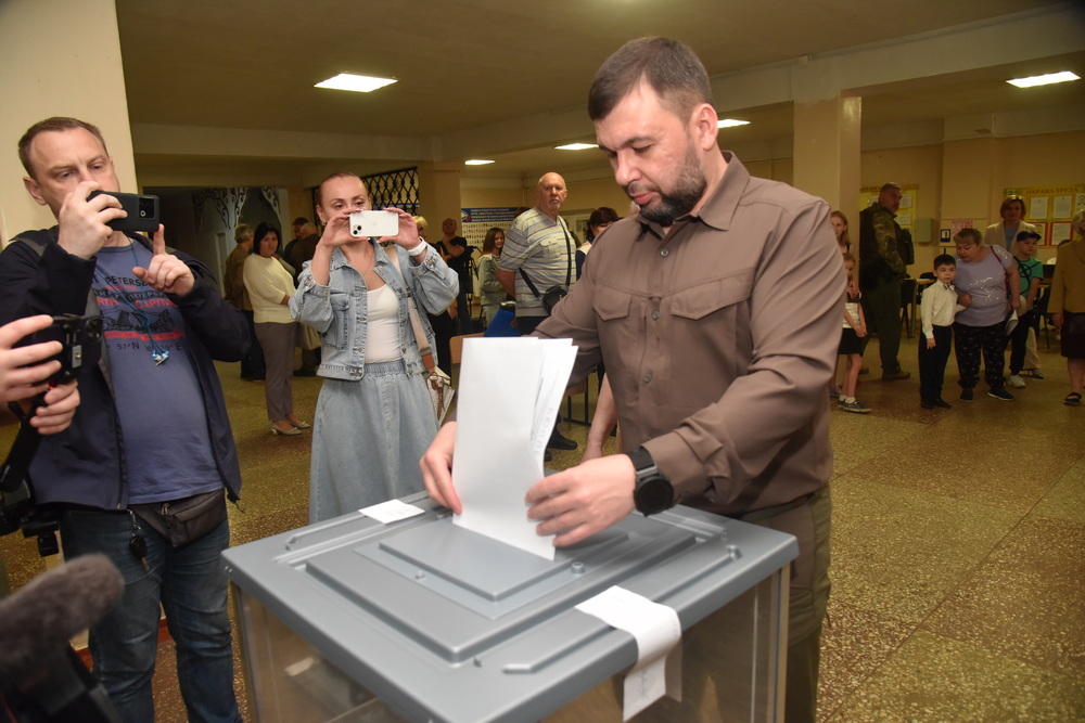 Денис Пушилин проголосовал за кандидатов на предварительном голосовании партии «Единая Россия»