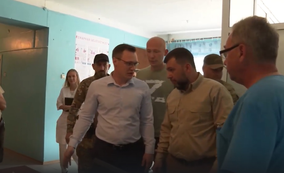 Врио Главы ДНР посетил больницу в Тельмановском районе