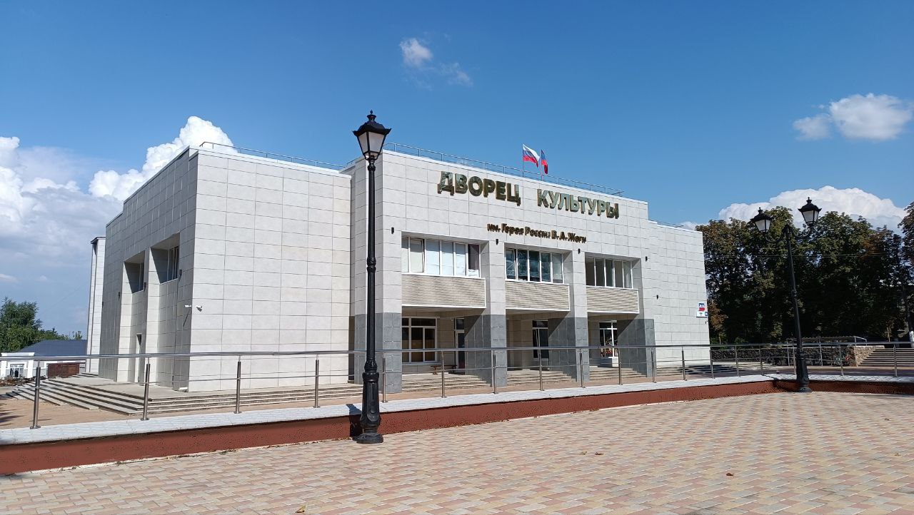 Российские регионы в подшефных городах и районах ДНР восстанавливают поврежденные дома и инфраструктуру