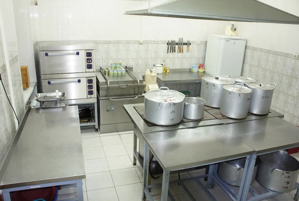 Школы Тореза получили новое оборудование для столовых