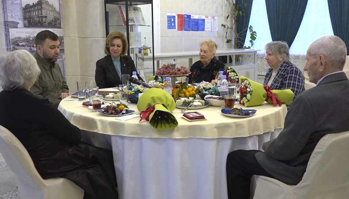 Денис Пушилин встретился с дончанами, пережившими блокаду Ленинграда