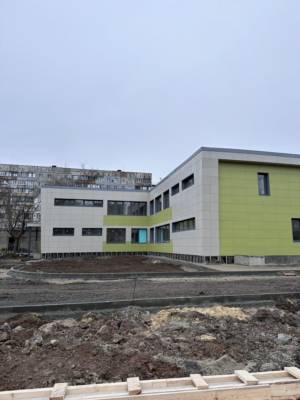 Специалисты из Санкт-Петербурга восстанавливают мариупольский терцентр