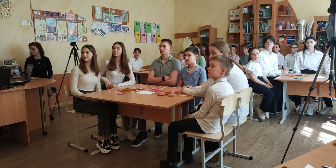 Мининфо ДНР провело мероприятие ко Дню брата и сестры